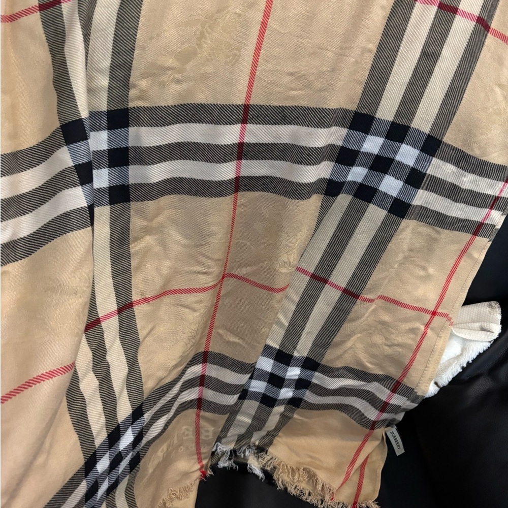 Burberry Plaid Scarf with Fringe wool cashmere blend